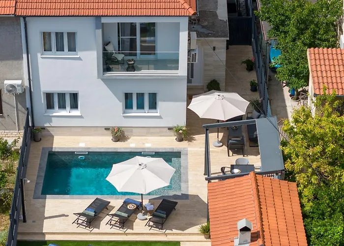 Ewala Nyaraló Trogir