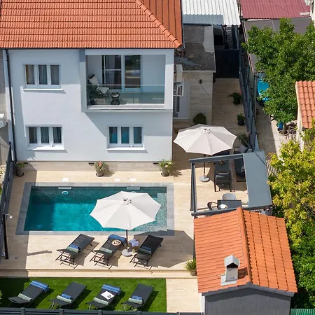 Ewala Feriehus Trogir